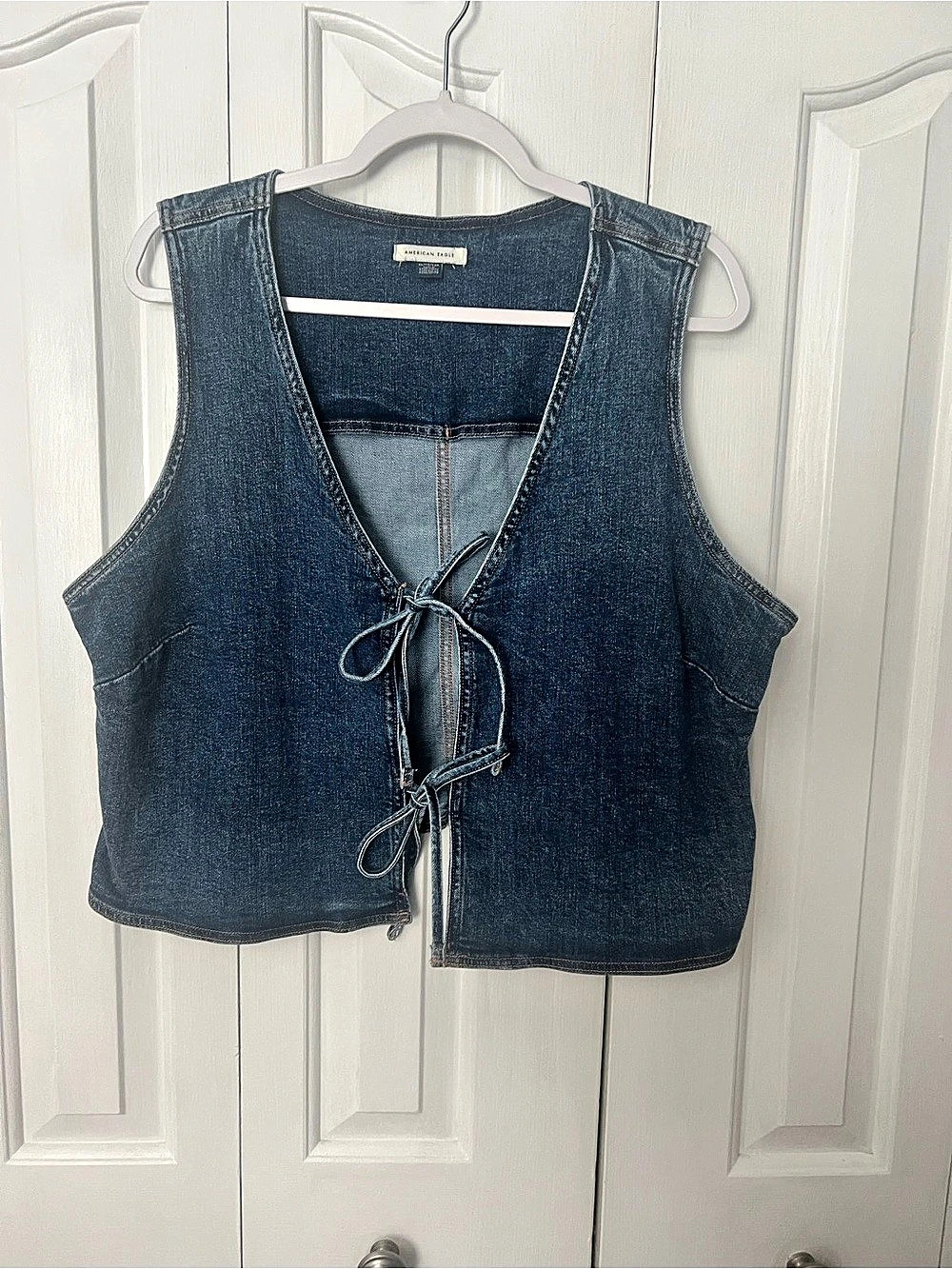 American Eagle AE Tie-Front Denim Vest Women's Blue Denim Lace-Up Vest Like New